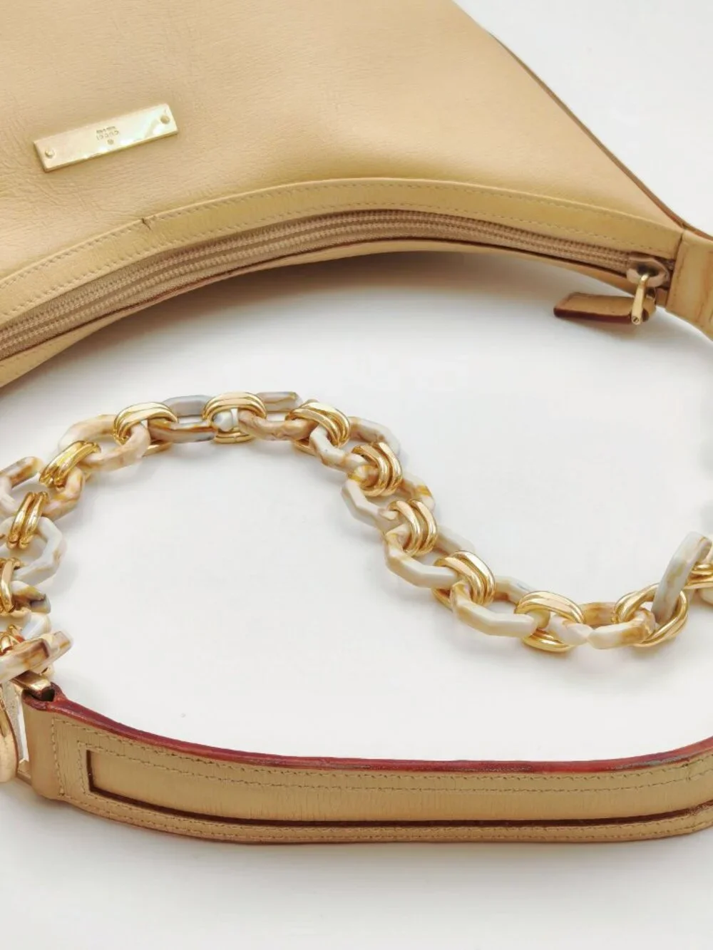 Gucci brand color